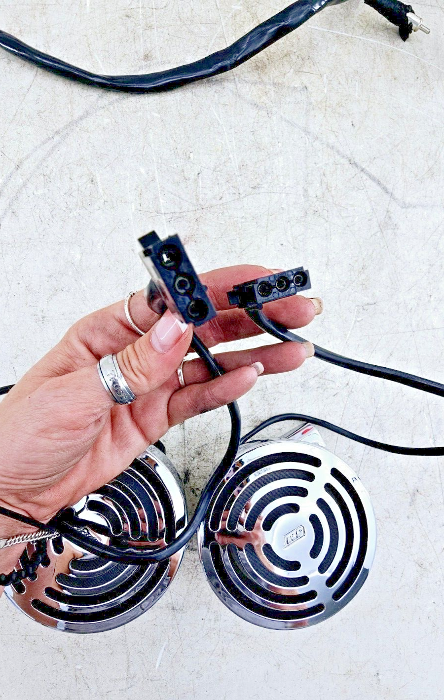 1999 HARLEY DYNA CONVERTIBLE J&M Handlebar Mounted Stereo Radio Bluetooth