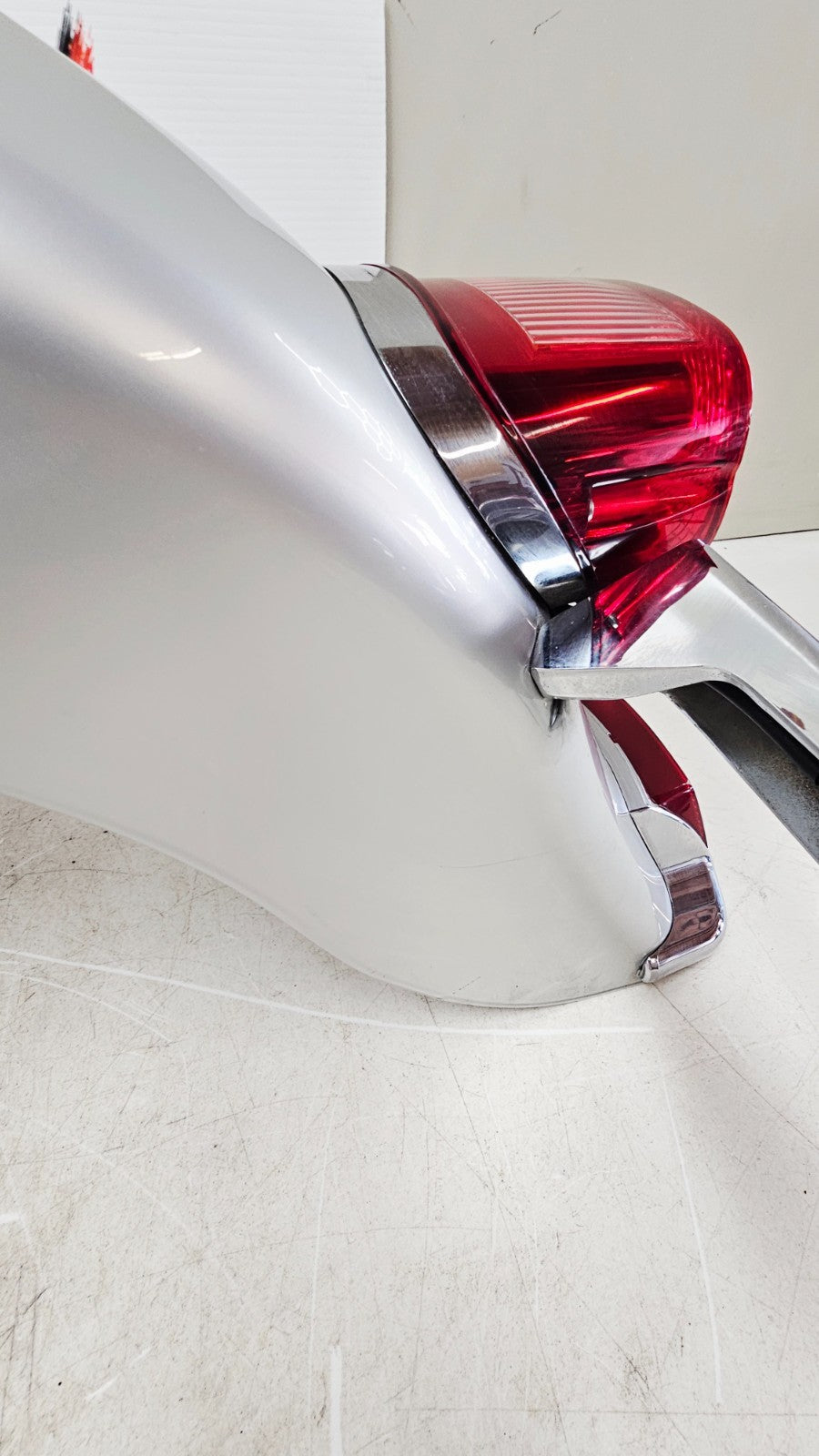 2003 HARLEY ELECTRA GLIDE Rear Fender Brake Light Turn Signal Bar 100th annivers