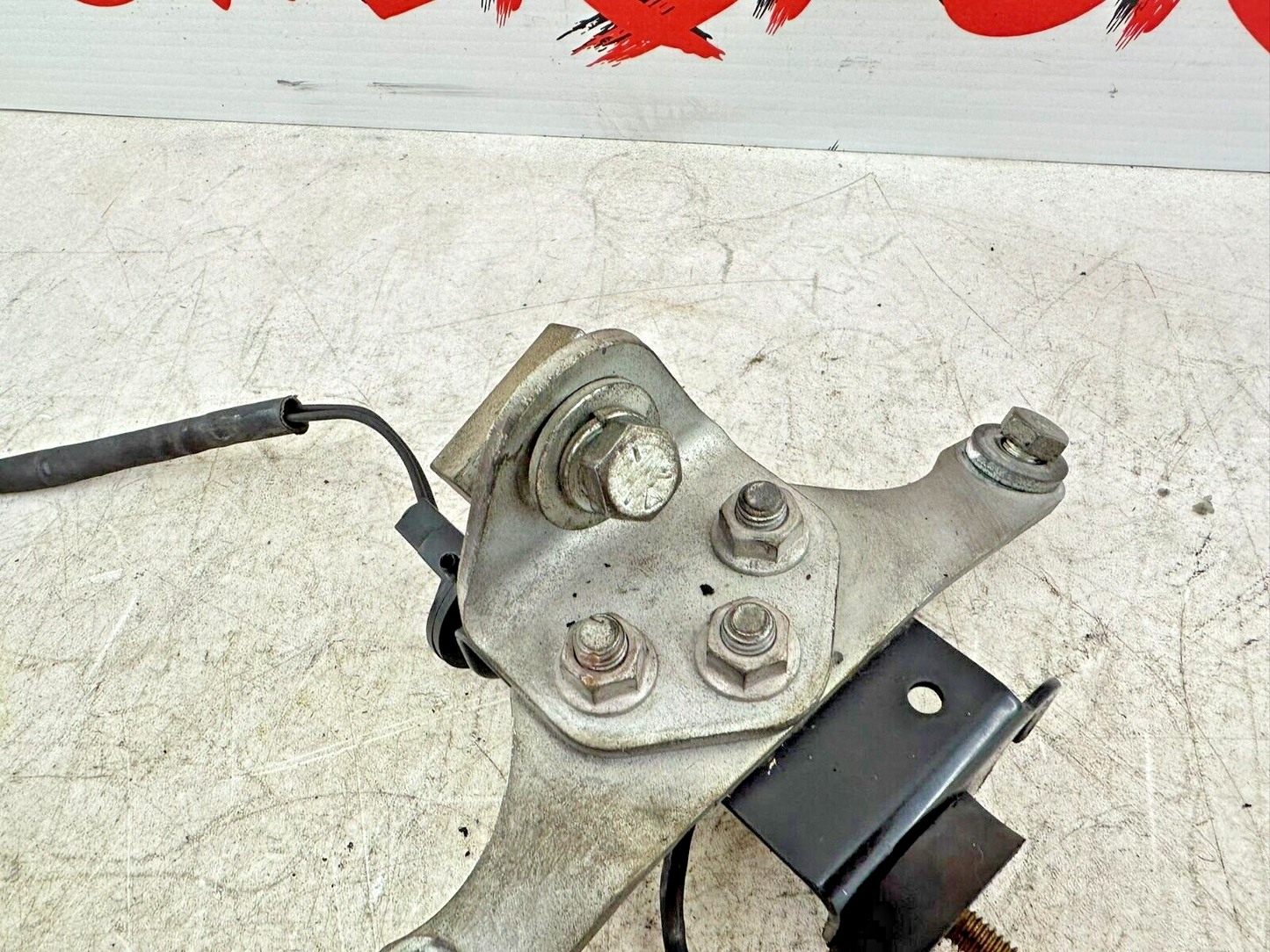 1996 HARLEY DAVIDSON SOFTAIL Upper Motor Mount Horn Mounting Bracket OEM