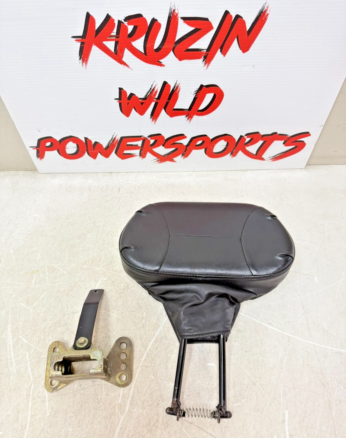 2003 HARLEY ELECTRA GLIDE Driver Backrest Cushion Pad Mounting Bracket Dock