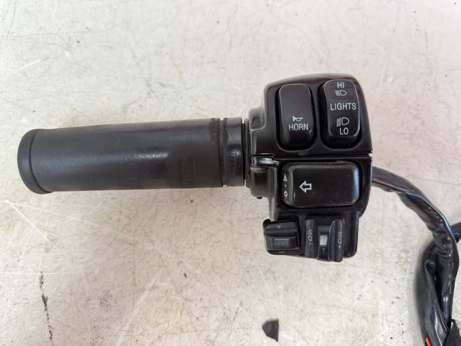 2003 HARLEY ELECTRA GLIDE Left Hand Controls Switch Housing Buttons