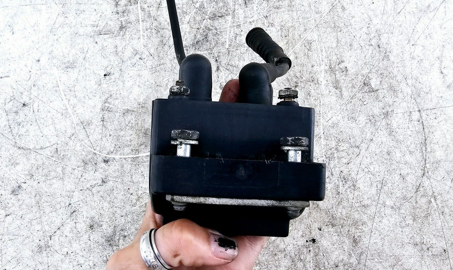 1994 HARLEY FLH ELECTRA GLIDE Ignition Coil w Spark Plug Wires OEM 21614-83A