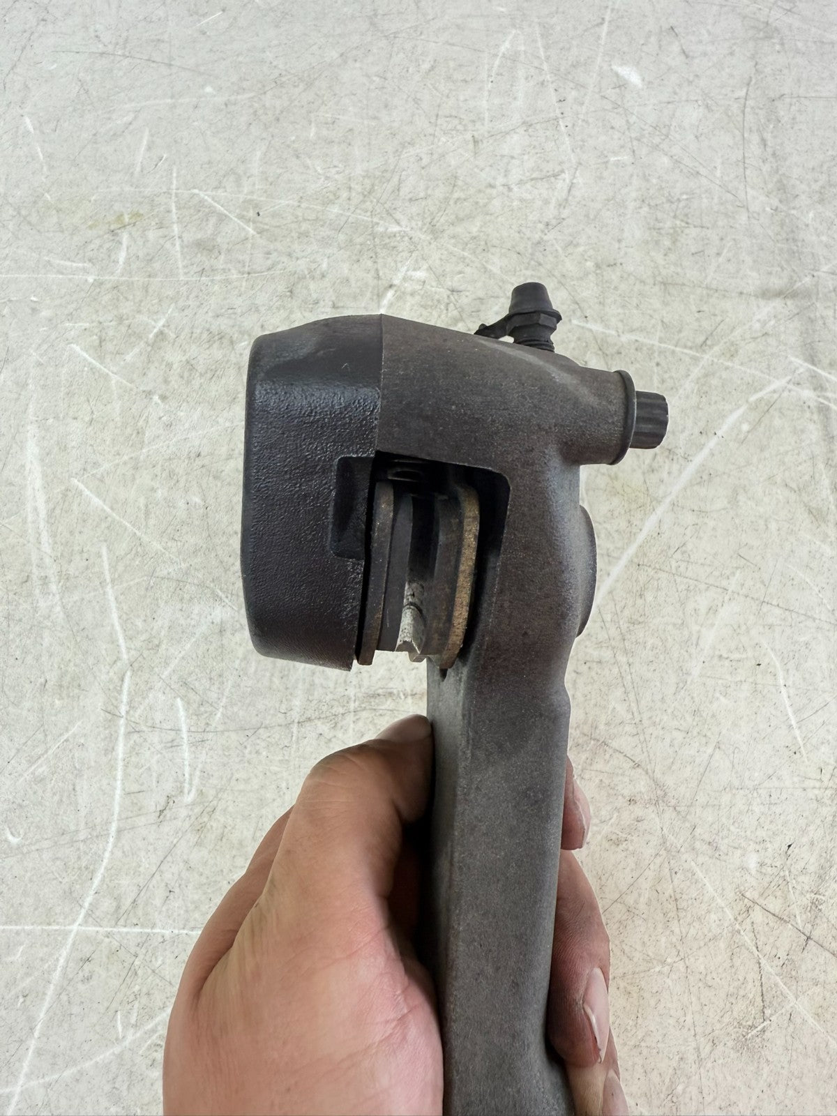 2003 HARLEY ELECTRA GLIDE Rear Brake Caliper Mount Bracket