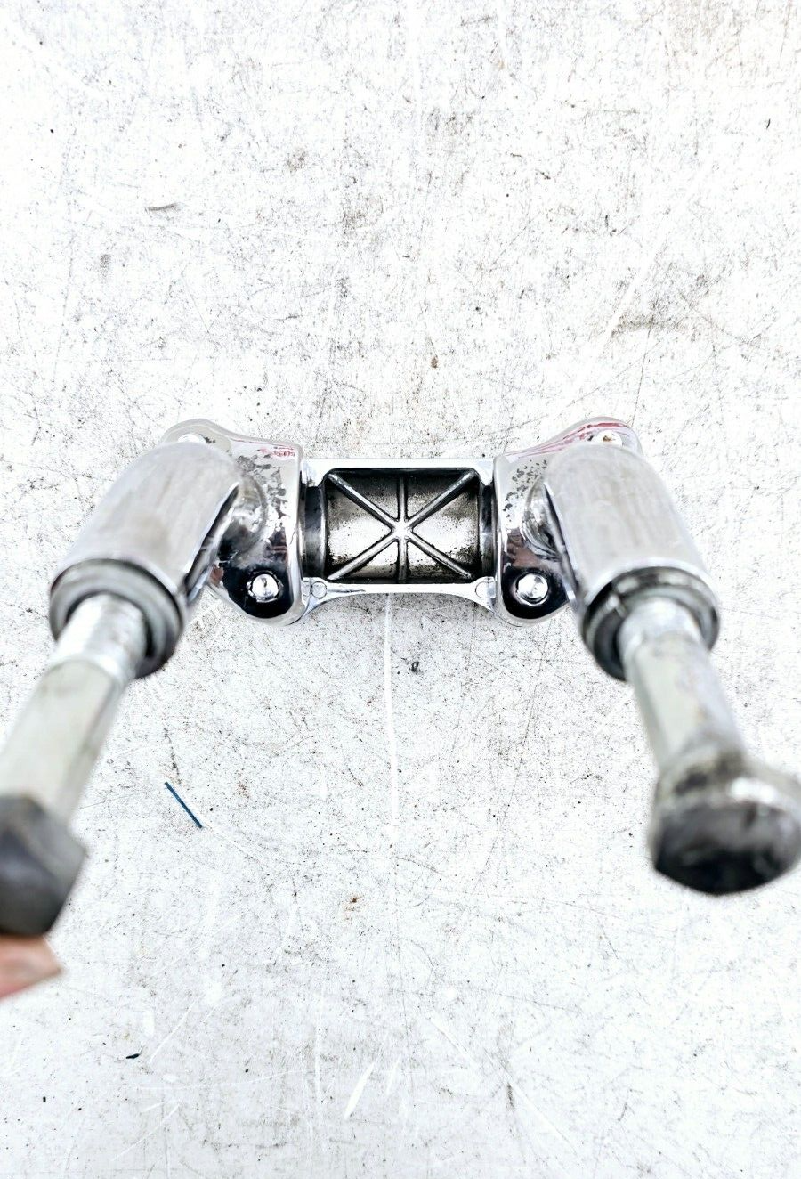 1995 HARLEY DYNA CONVERTIBLE Handlebar Top Clamp Riser