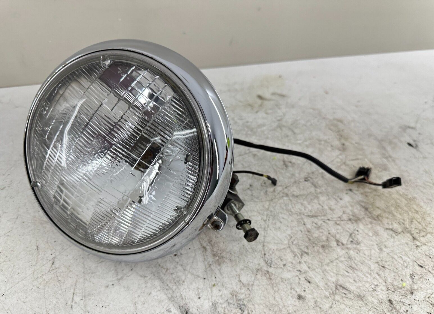 2003 HARLEY DAVIDSON SOFTAIL 8" Chrome Headlight Housing & Bulb OEM HD