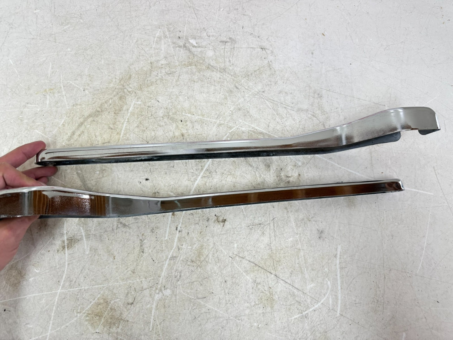 2003 HARLEY DYNA WIDE GLIDE Rear Fender Frame Chrome Strut Arm Bars