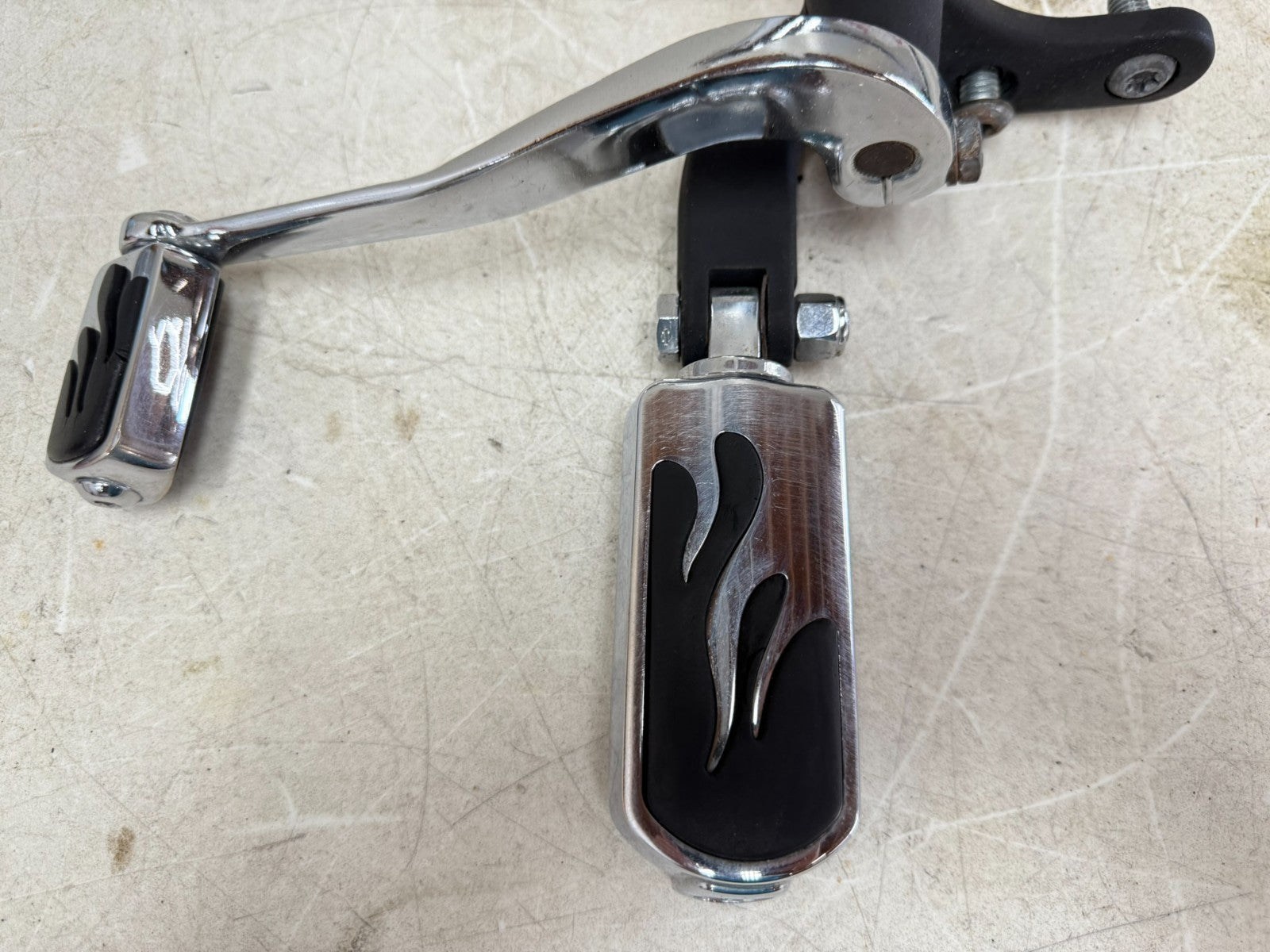 2003 HARLEY DYNA WIDE GLIDE OEM HD  Forward Control Shift Brake Pedal Foot Pegs