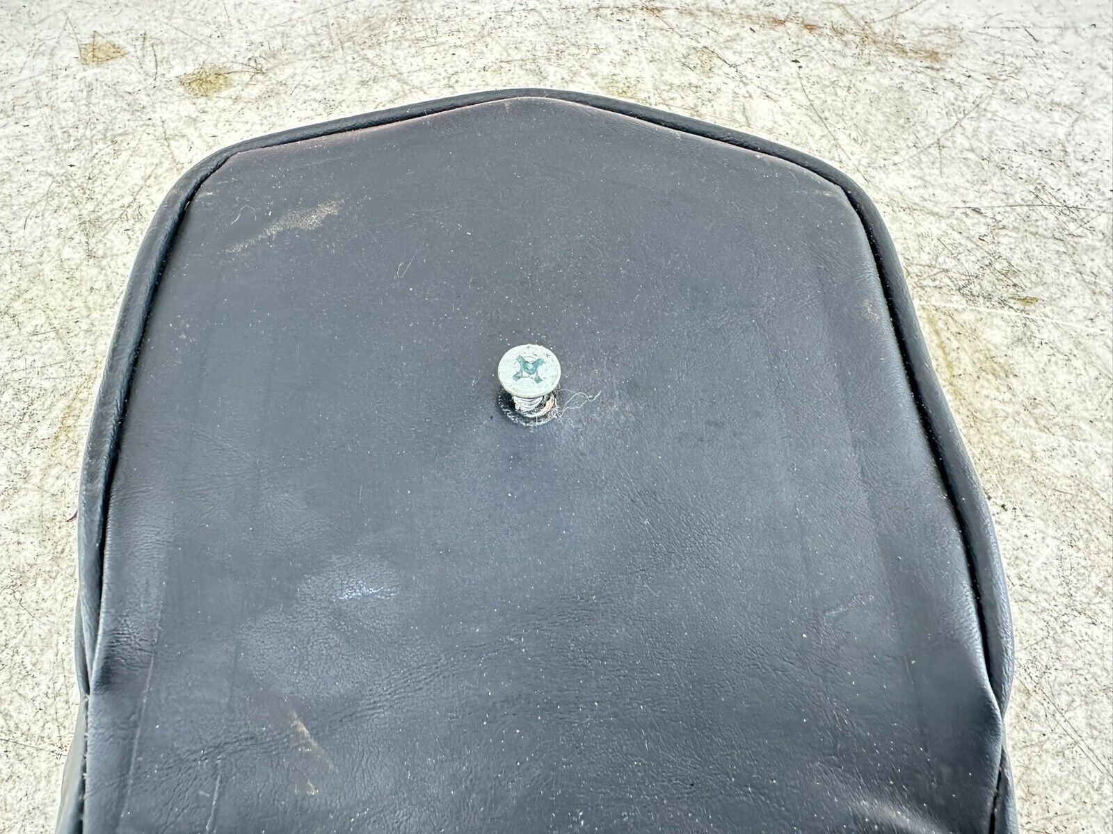 1997 HARLEY DYNA OEM HD Passenger Backrest Sissybar Pad Cushion