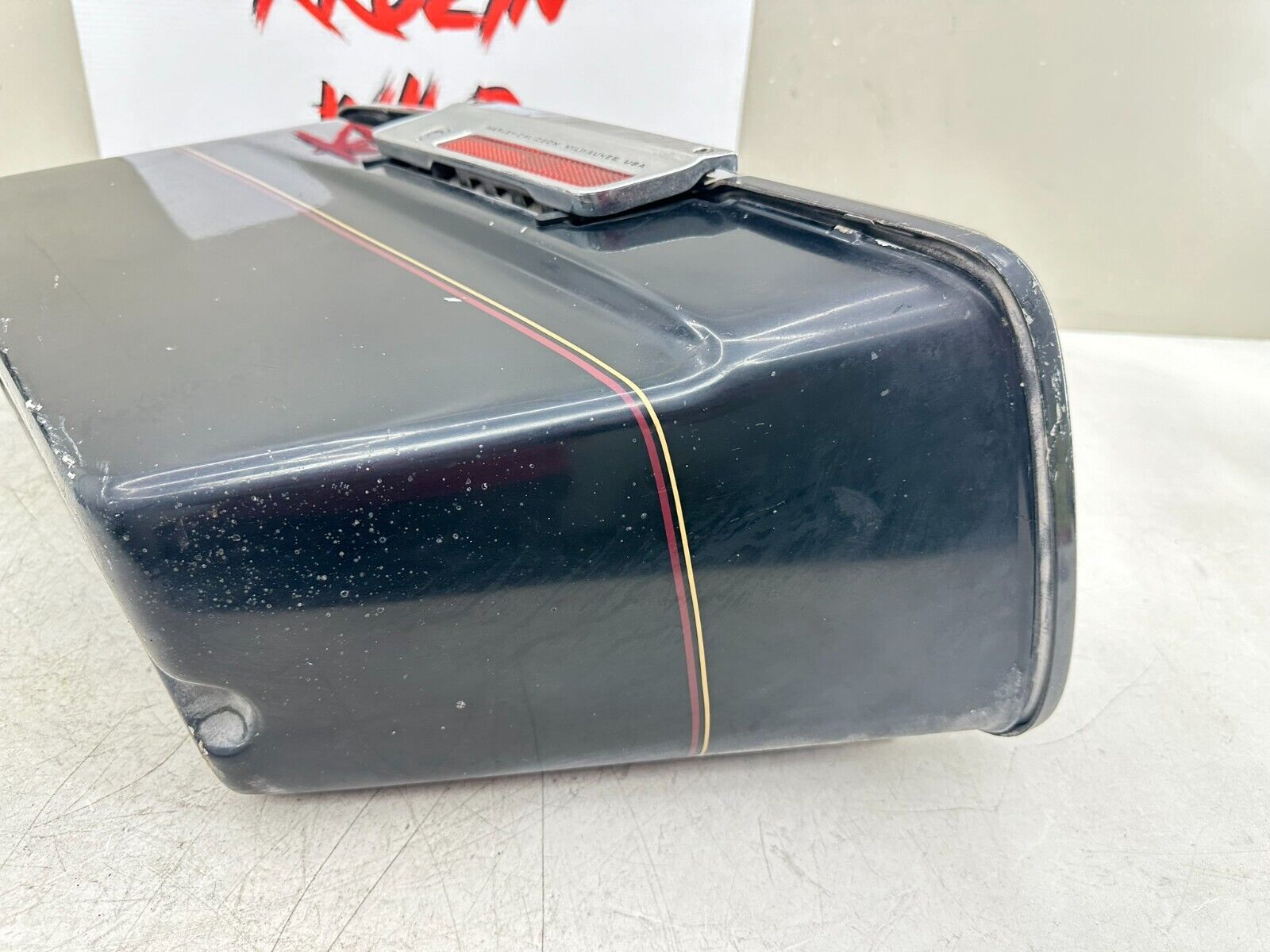 1999 HARLEY FLH ELECTRA GLIDE OEM HD Right Saddlebag Case + Lid Black