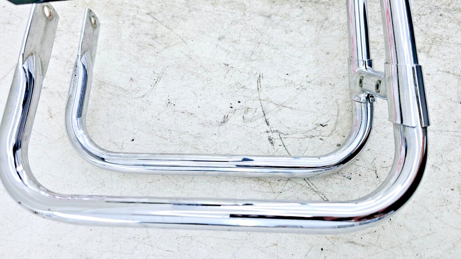 1998 HARLEY FLH ELECTRA GLIDE Chrome Left Saddlebag Surround Bumper No Rust