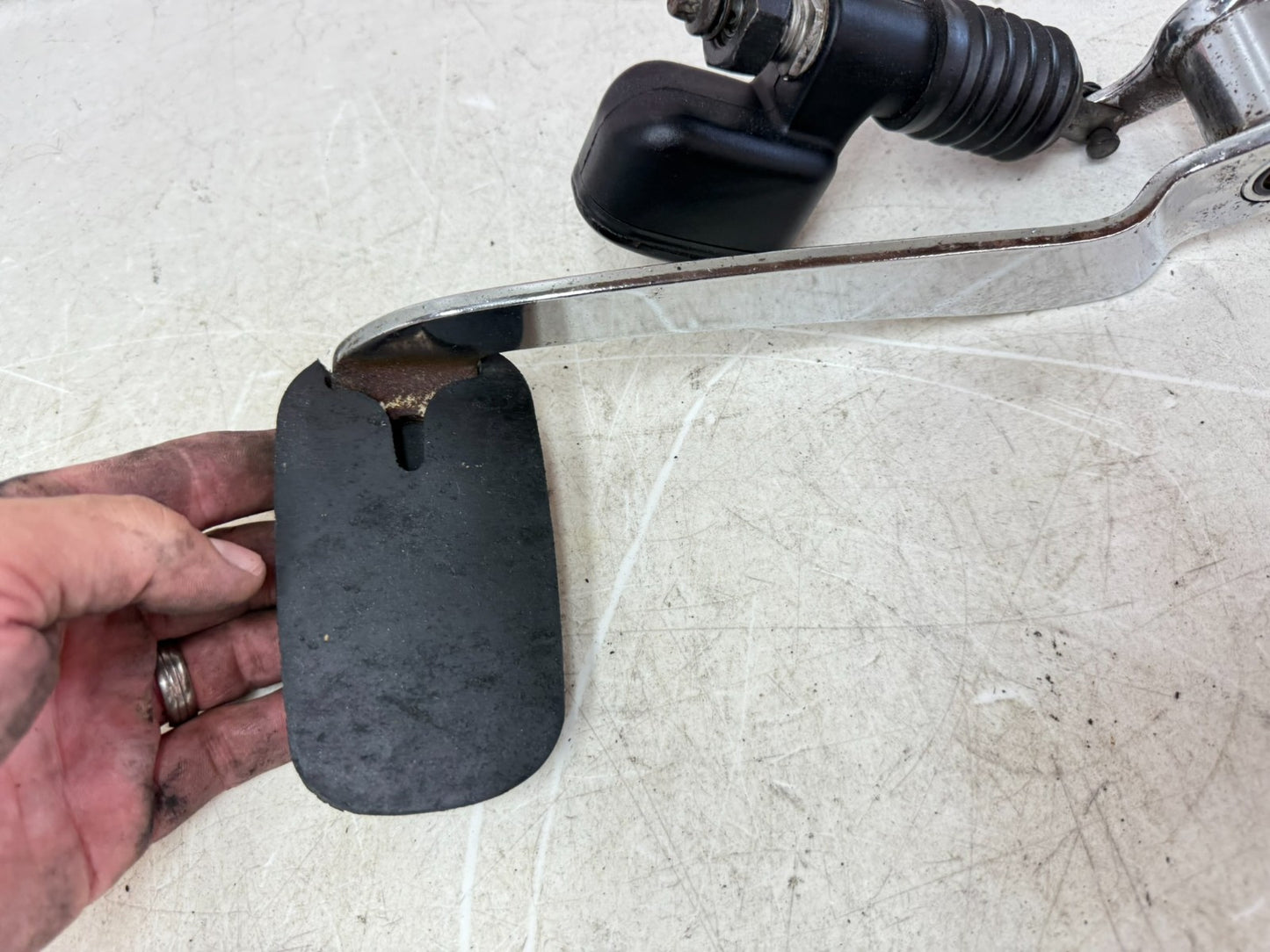 2003 HARLEY ELECTRA GLIDE Rear Brake Master Cylinder & Pedal