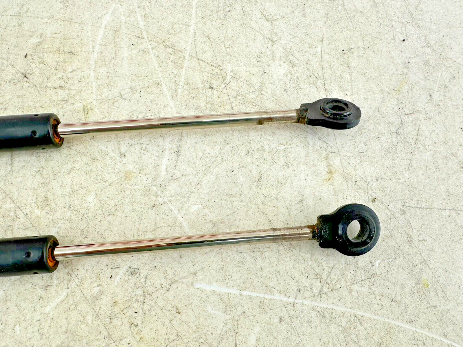 2004 Honda Goldwing GL1800 Saddlebag Door Lid Shock Strut