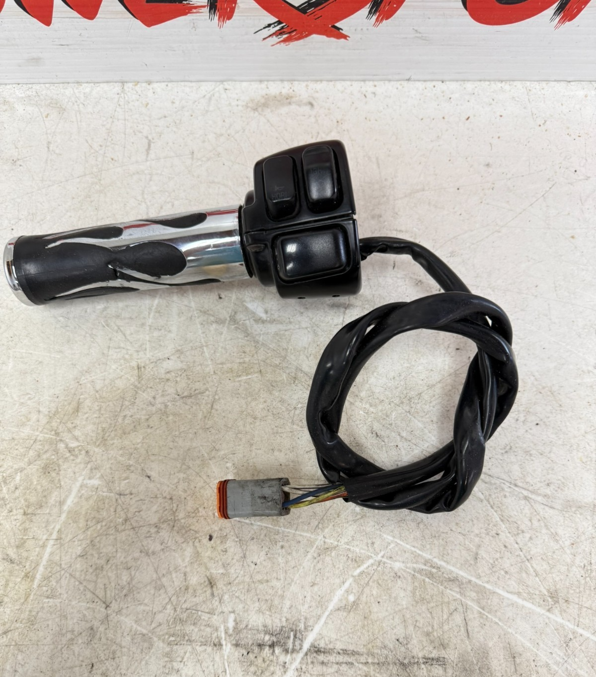 2003 HARLEY DYNA WIDE GLIDE Left Handlebar Switch Housing Button Control Grip