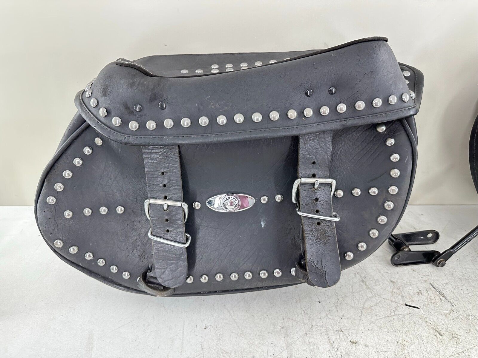 2003 HARLEY DAVIDSON SOFTAIL OEM HD Studded Leather Saddlebags Right Left
