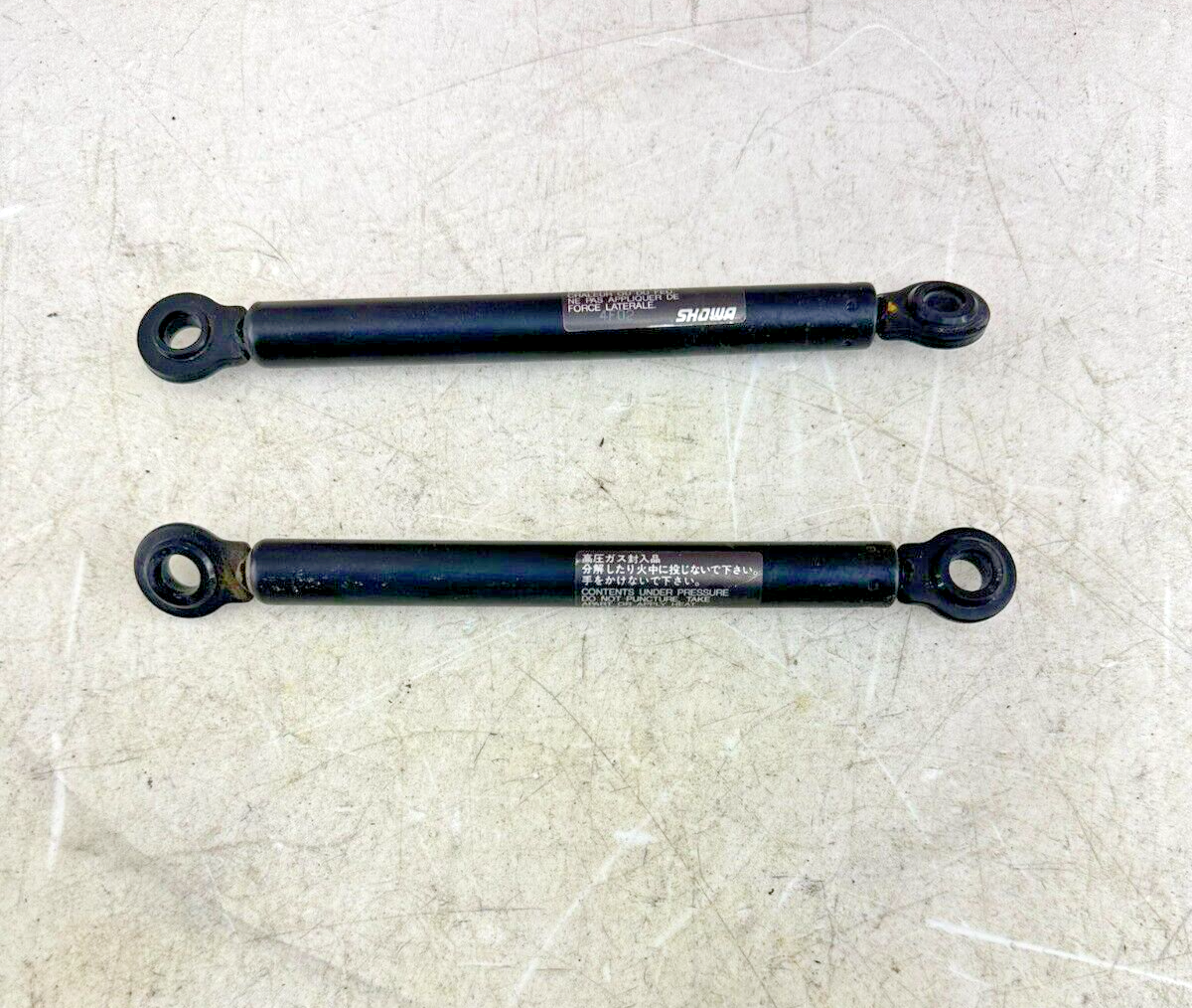 2004 Honda Goldwing GL1800 Saddlebag Door Lid Shock Strut