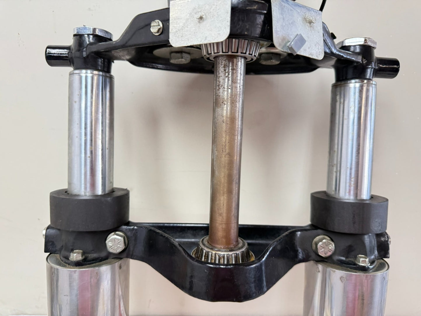 2003 HARLEY ELECTRA GLIDE Forks Triple Tree Clamp Axle Straight OEM HD