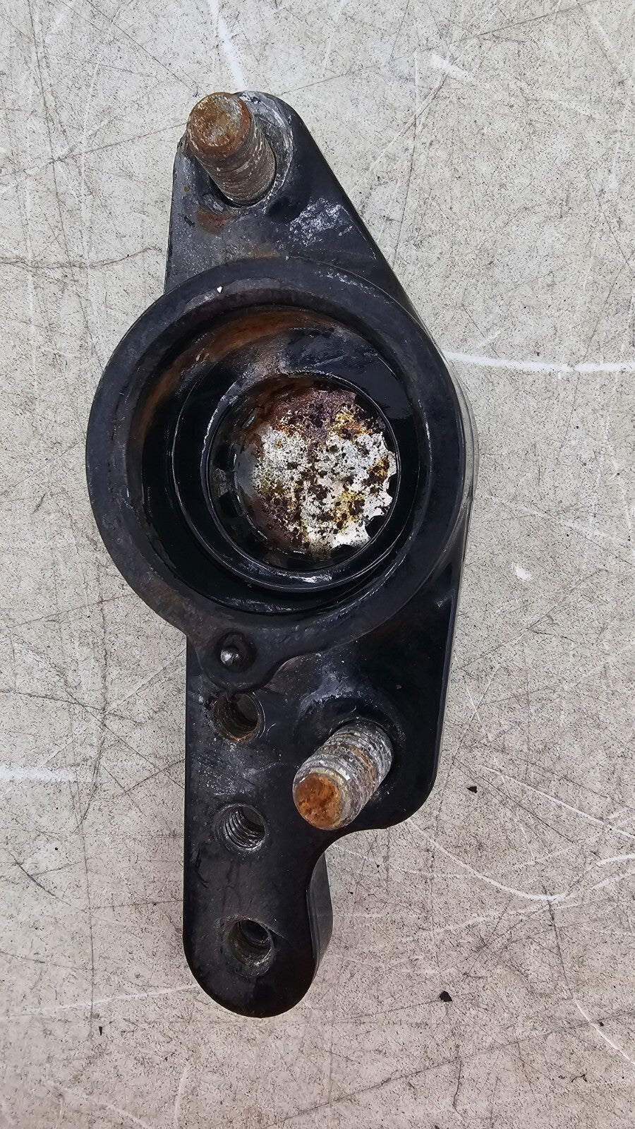 2000 HARLEY FLH ROADKING Rear Swingarm Arm Passenger Floorboard Mount Brackets