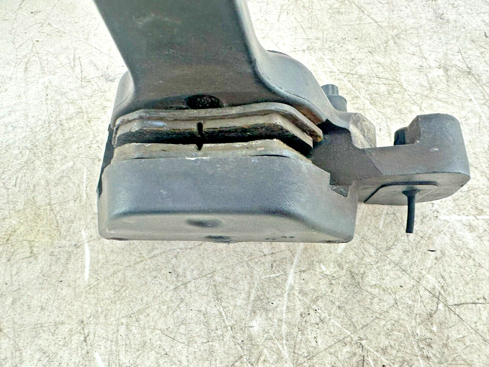 2006 HARLEY SOFTAIL DELUXE OEM HD Rear Brake Caliper Works Great