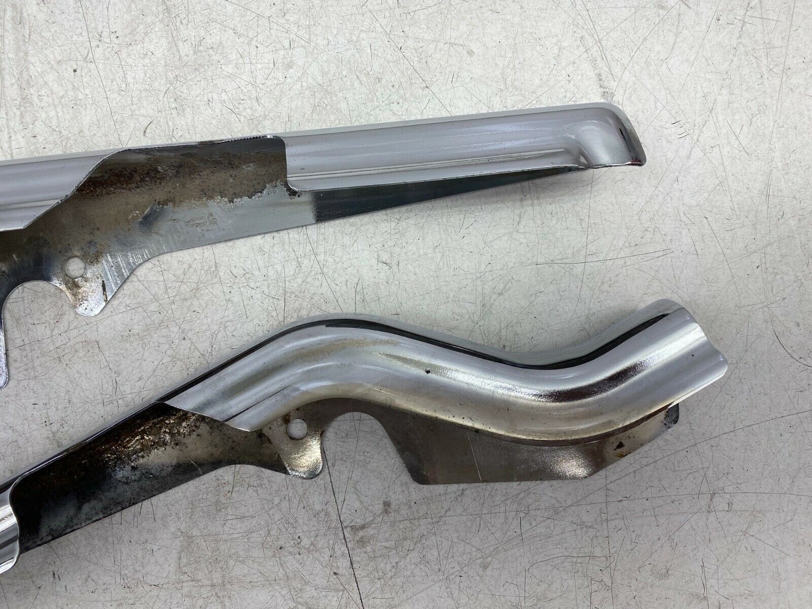 2003 HARLEY DAVIDSON FLH Electra Glide Rear Fender Frame Strut Arm Bar Cover