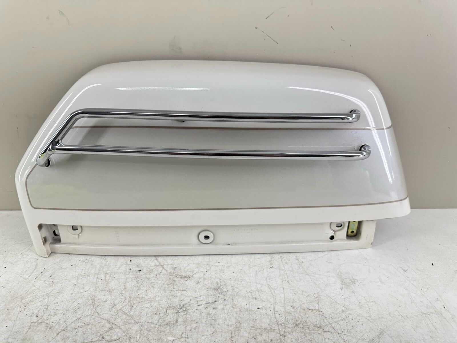 88-00 HONDA GOLDWING GL1500 WHITE LEFT SADDLE BAG LID DOOR w/ CHROME ACCENT BARS