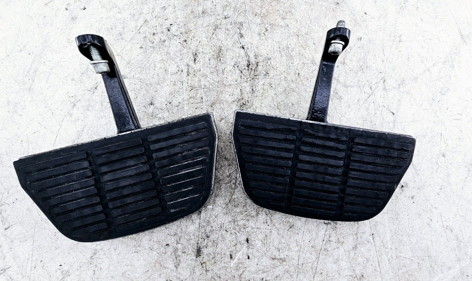 1998 HARLEY FLH ELECTRA GLIDE Passenger Floorboard Right Left Footrest OEM HD