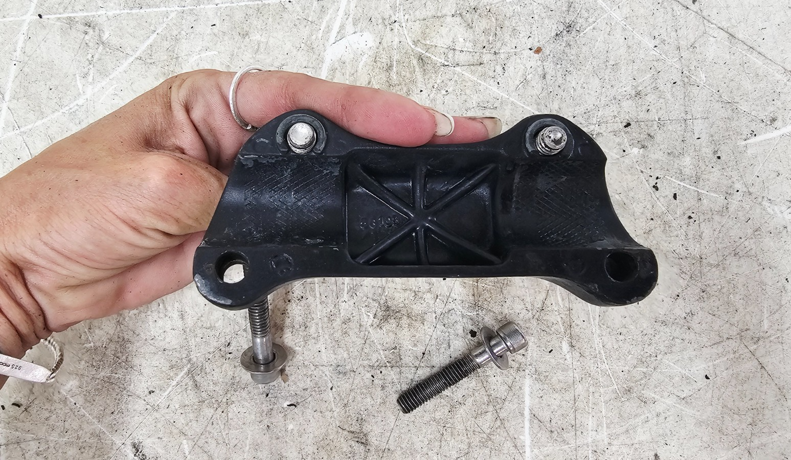 1997 HARLEY DYNA OEM Handlebar Top Clamp Bar