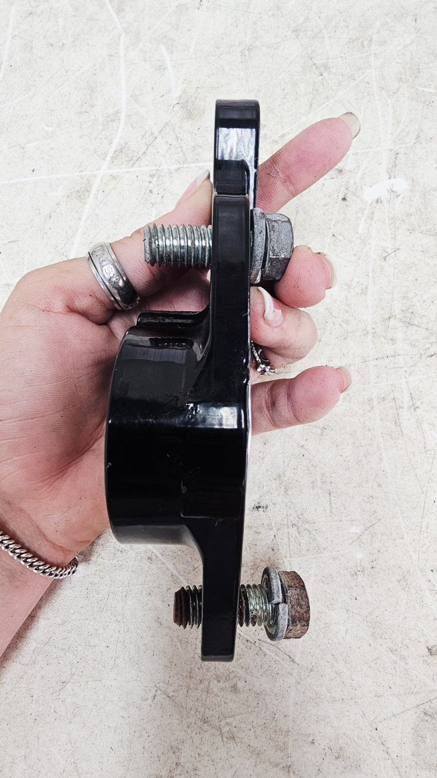 1996 HARLEY FLH ELECTRA GLIDE Rear Swingarm Arm Passenger Floorboard MTG Bracket