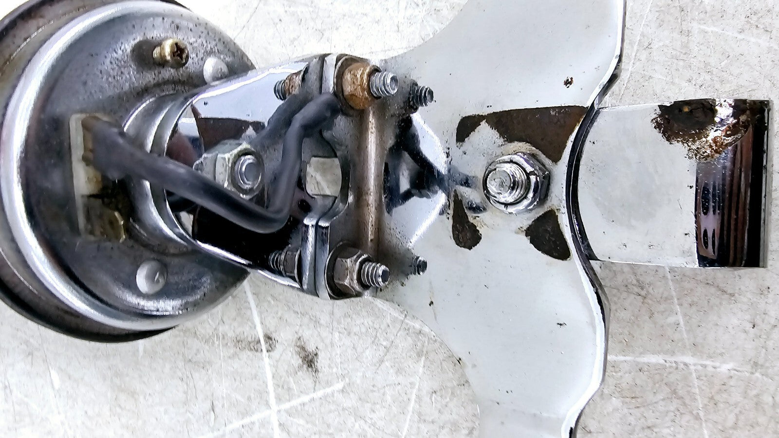 1988 HARLEY SOFTAIL Black Warning Signal Horn Mounting Bracket