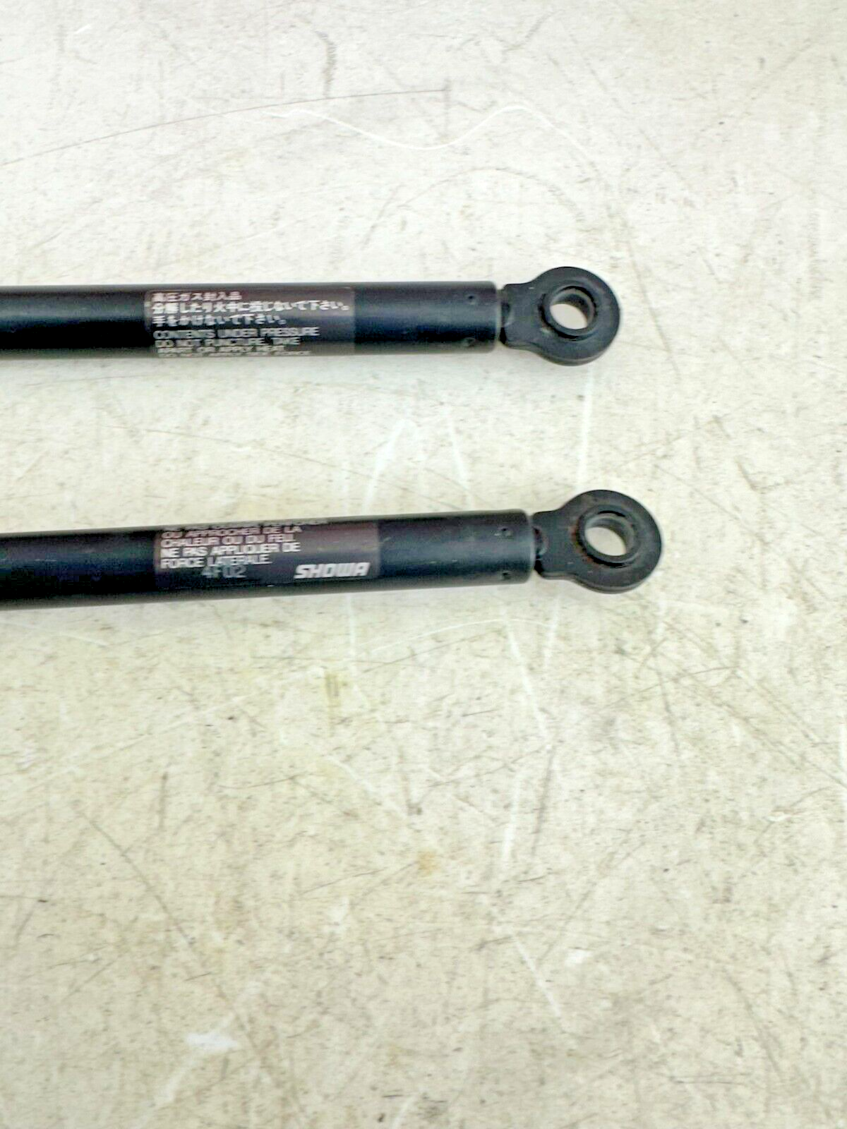 2004 Honda Goldwing GL1800 Saddlebag Door Lid Shock Strut