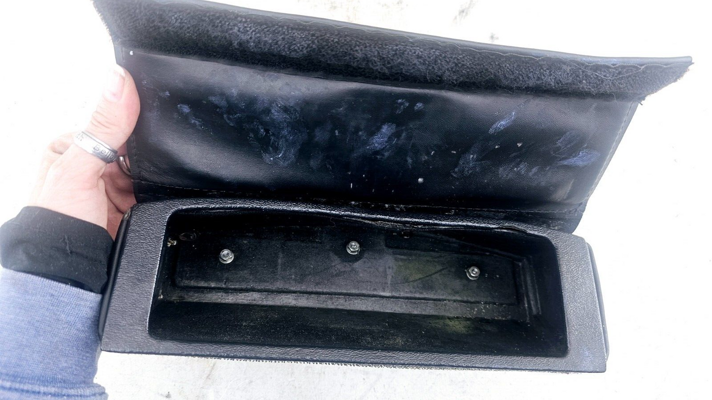 2002 HARLEY ELECTRA GLIDE OEM HD Leather Windshield Storage Bag