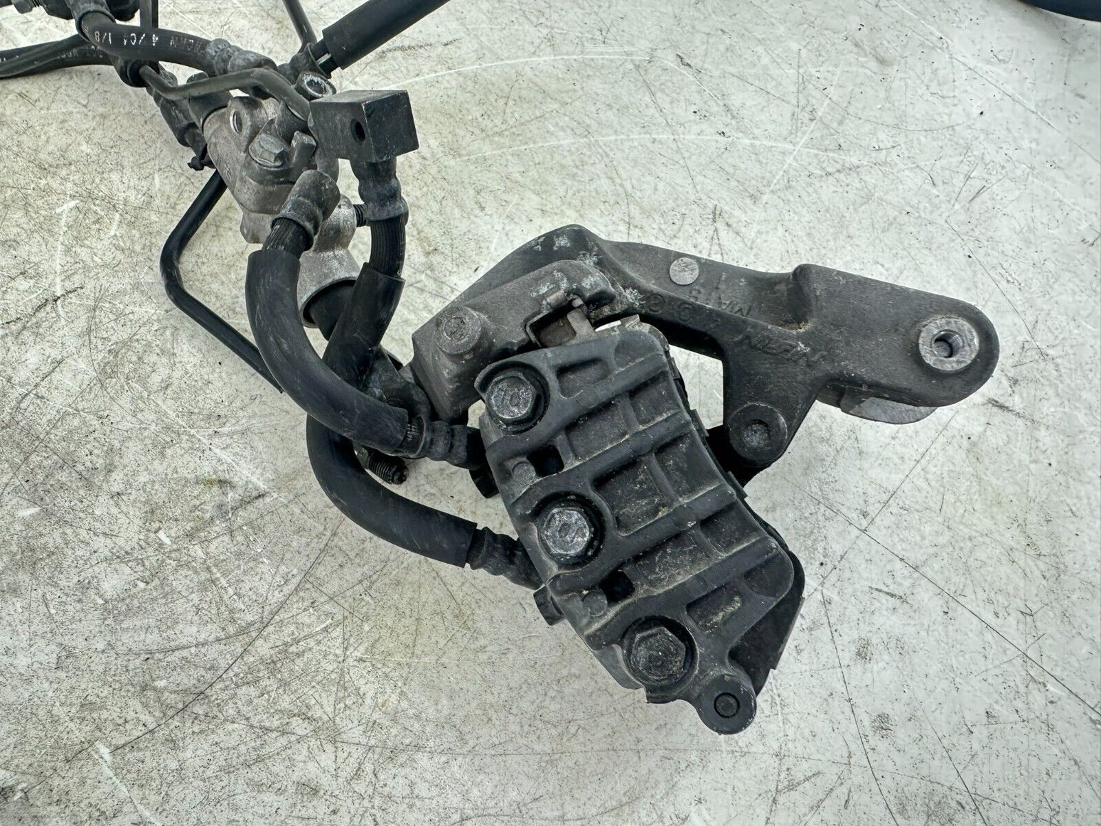 2004 Honda Goldwing GL1800 Front Right Left Brake Caliper + Hoses