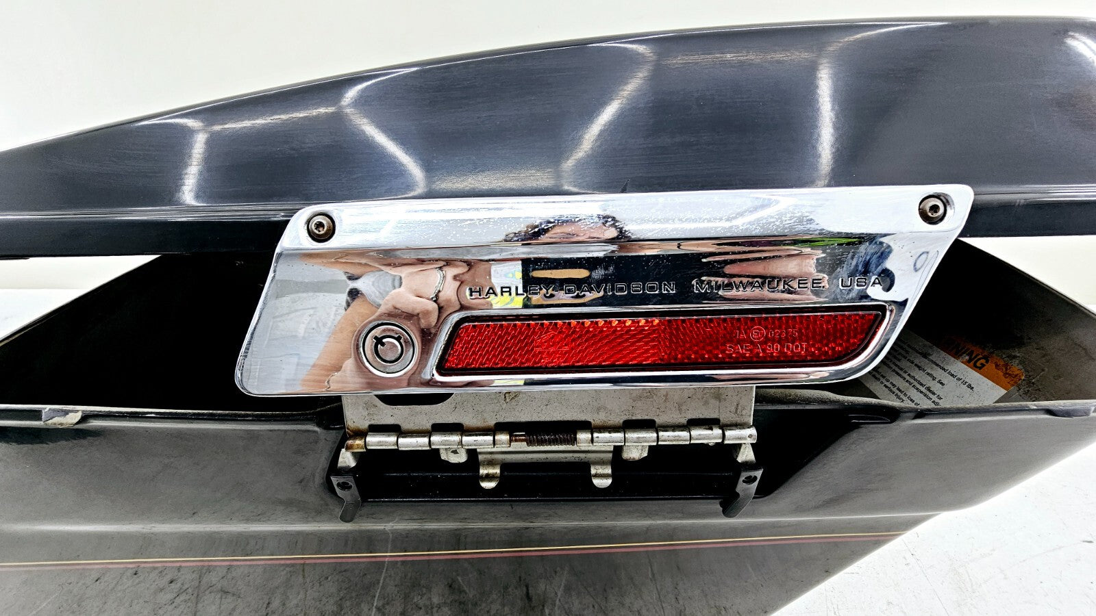 2002 HARLEY ELECTRA GLIDE Right Saddlebag Housing & Lid OEM HD Black Paint