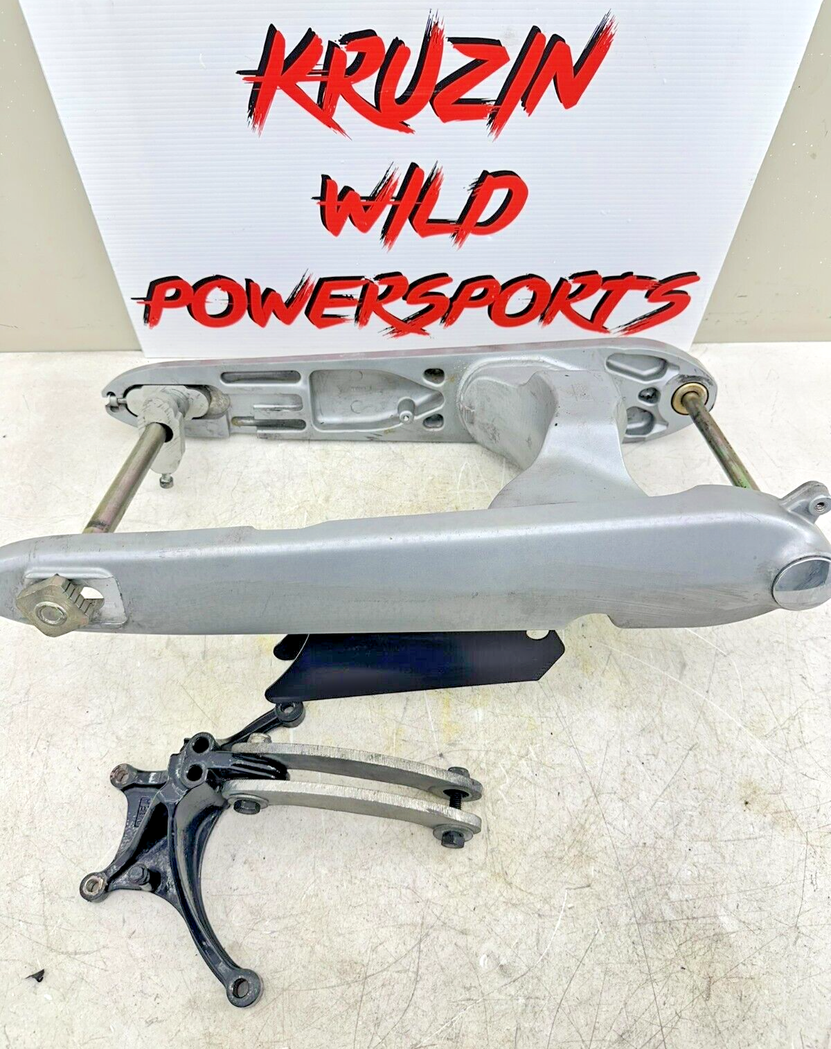 2005 Victory Kingpin Swingarm w/ Axle + Adjusters + MTG Bolt