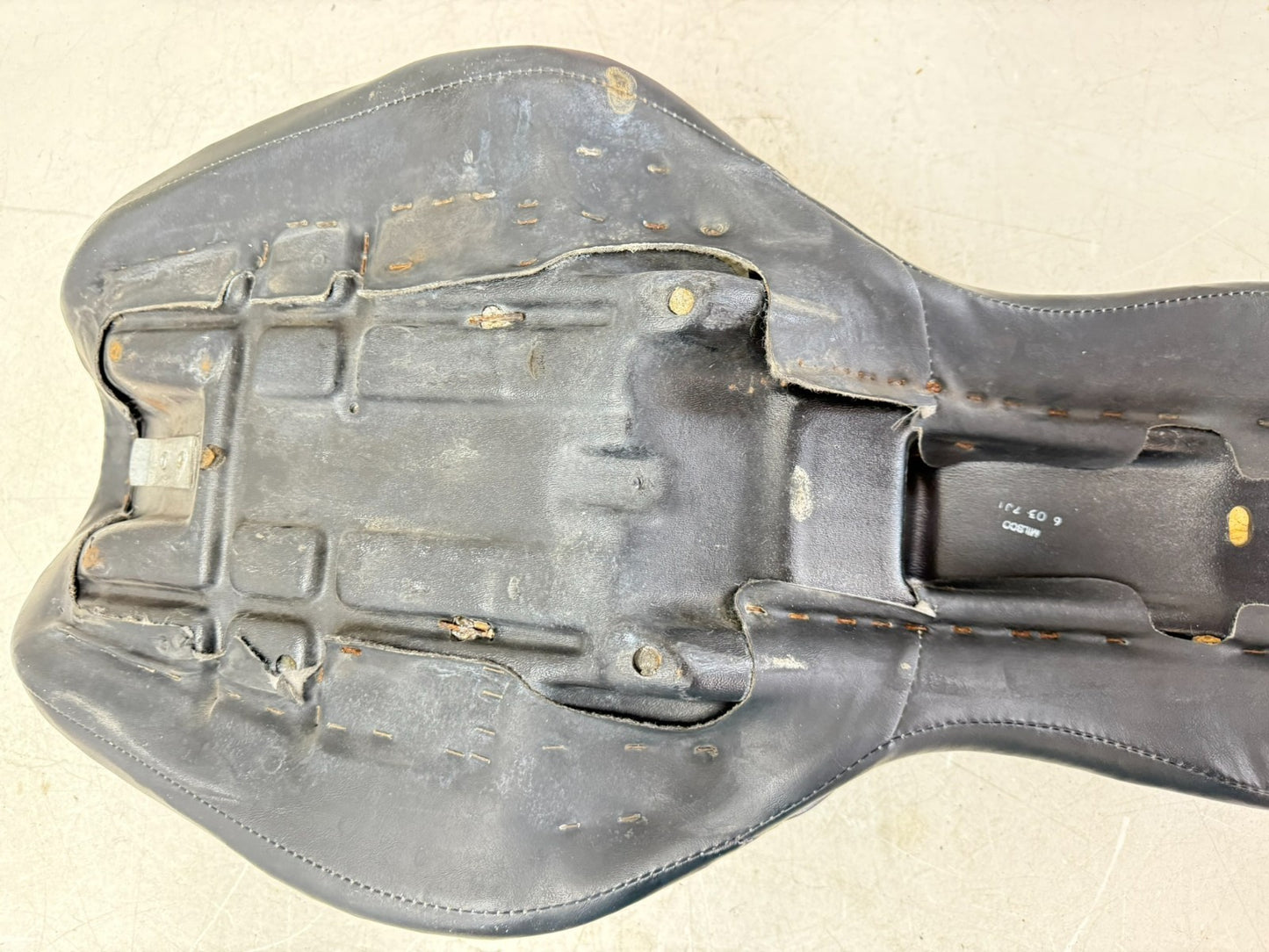 2003 HARLEY DYNA WIDE GLIDE Front Driver Passenger Seat Saddle NO RIPS HOLES