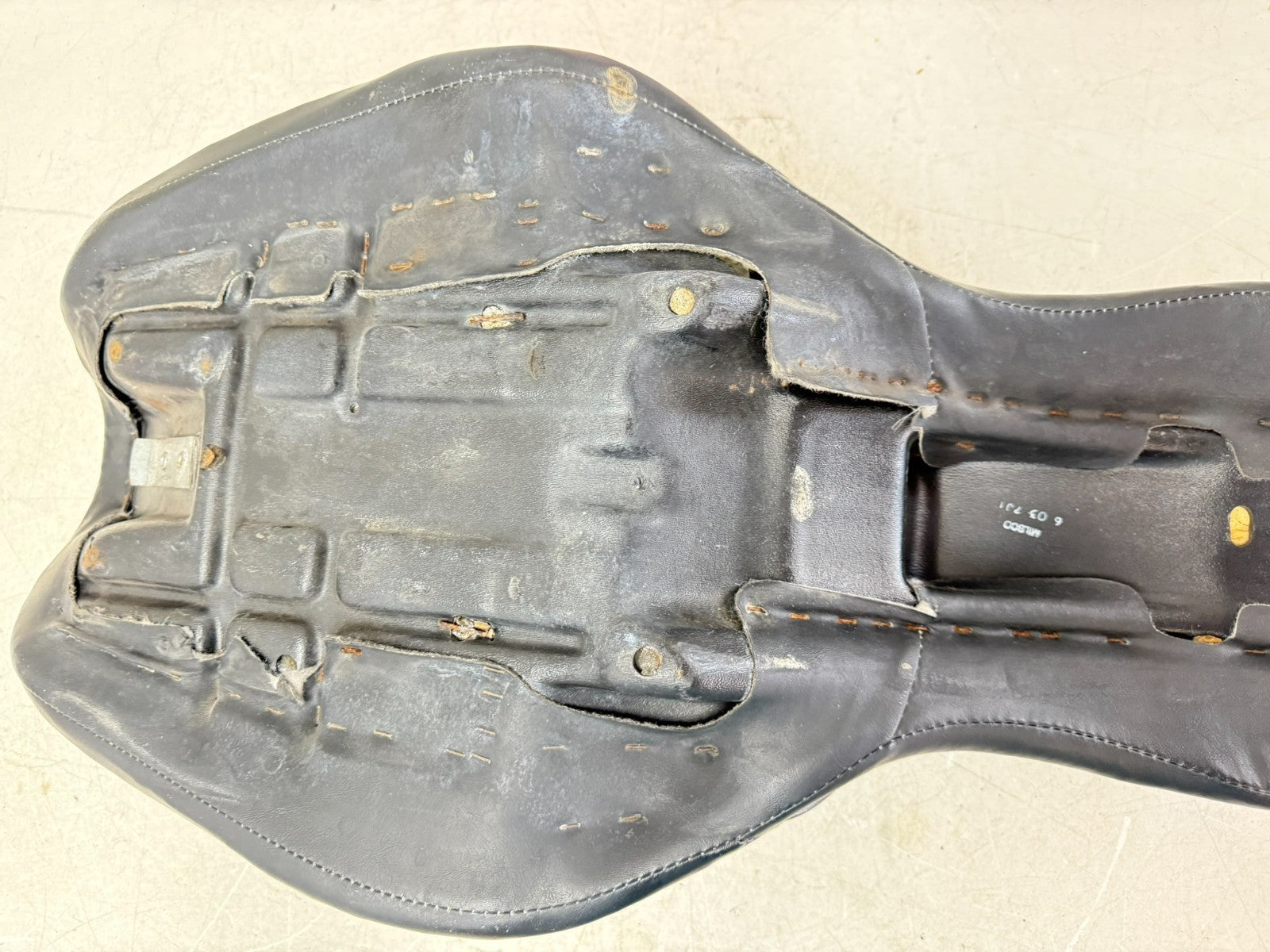2003 HARLEY DYNA WIDE GLIDE Front Driver Passenger Seat Saddle NO RIPS HOLES