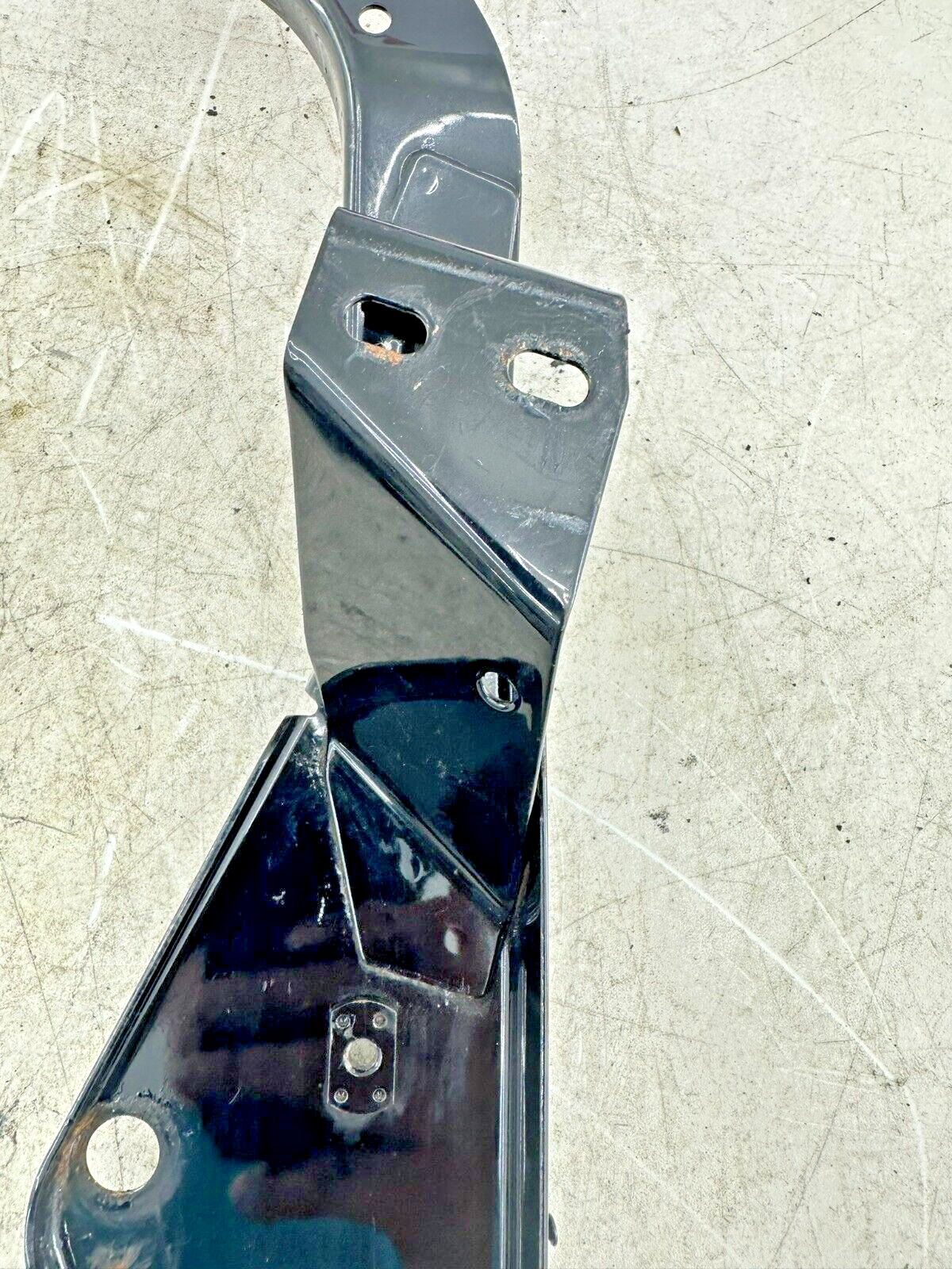2007 Harley Electra Glide CVO Main Batwing Fairing Mounting Bracket Frame