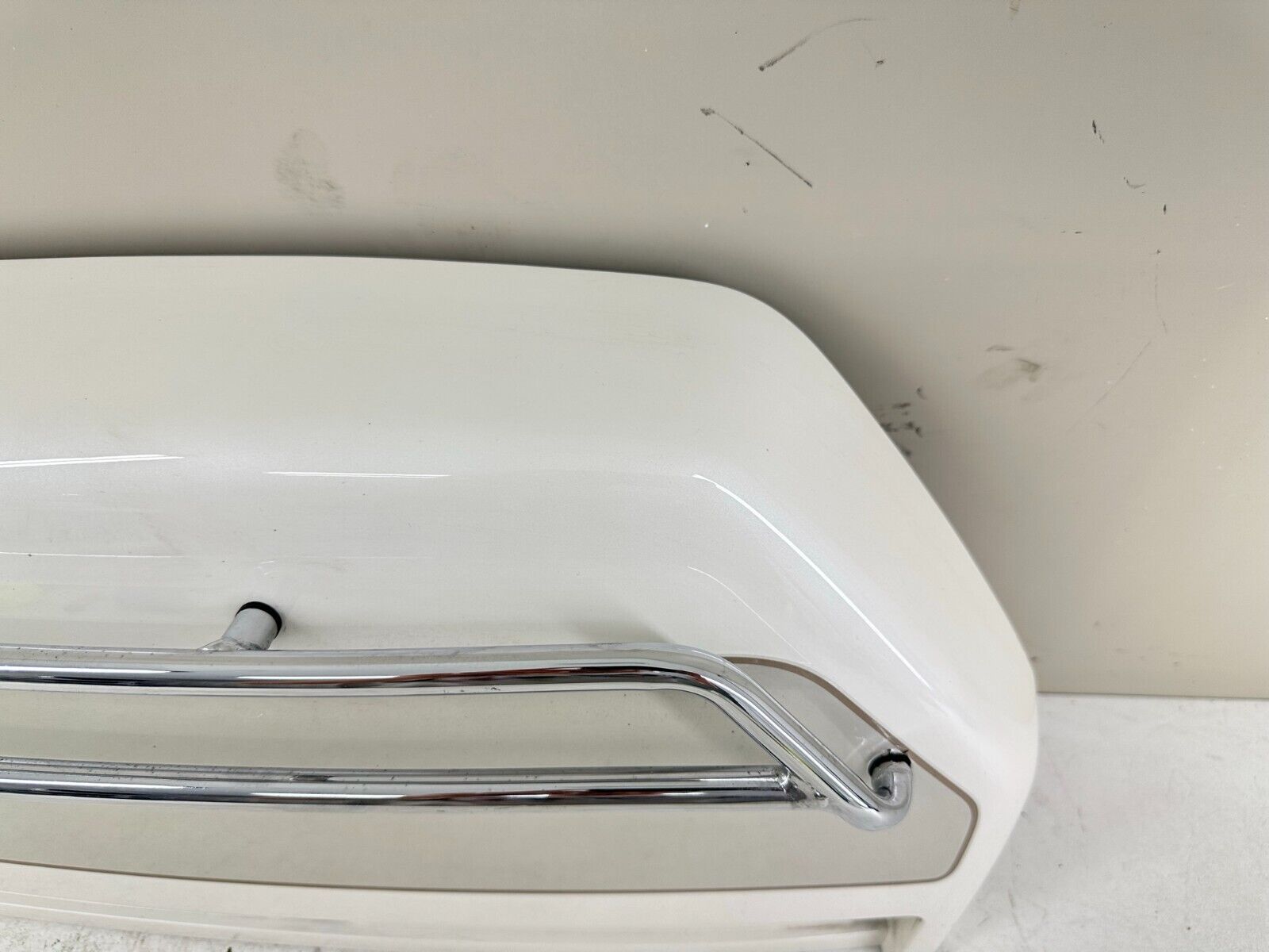 88-00 HONDA GOLDWING GL1500 RIGHT SADDLEBAG LID DOOR w/ CHROME BAR