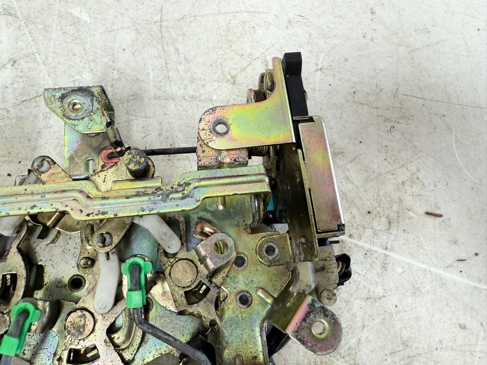 2002 Honda Goldwing GL1800 Rear Saddlebag Trunk Opener Unit Lever