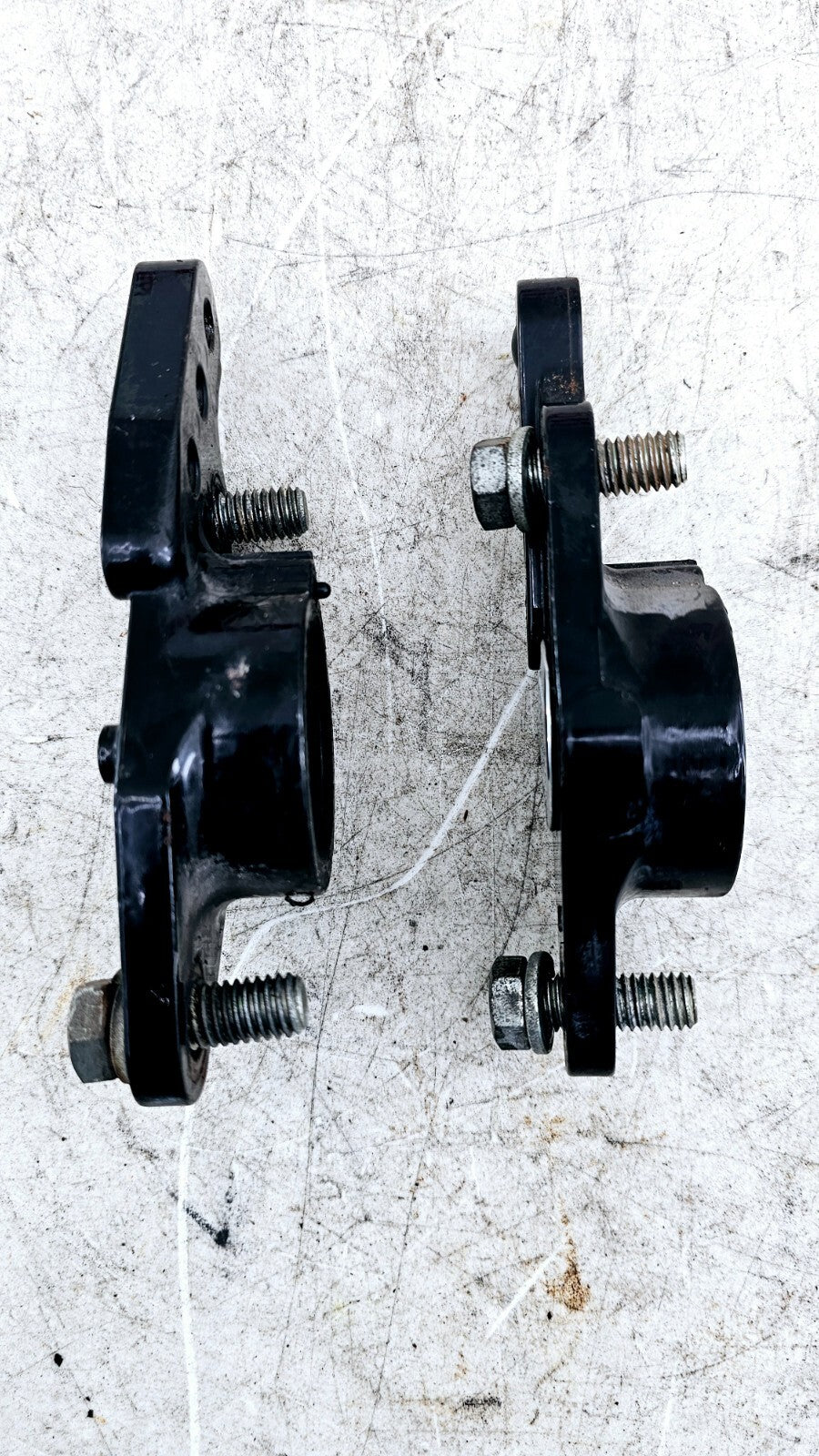 2002 HARLEY ELECTRA GLIDE Passenger Floorboard Mounting Bracket Cap