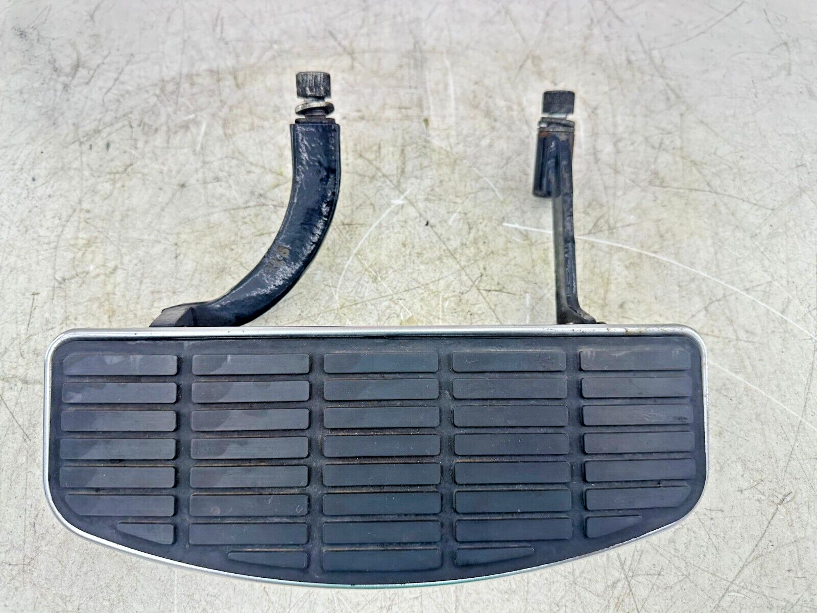 1999 HARLEY FLH ELECTRA GLIDE OEM HD Driver Floorboards + Mounting Bars Hardware