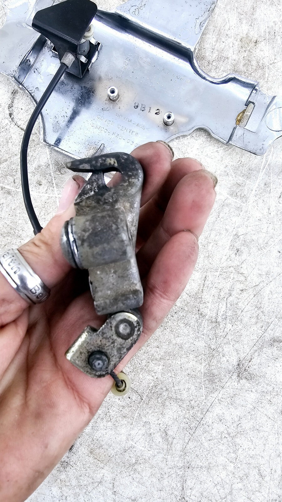 1999 HONDA VALKYRIE INTERSTATE Chrome Center Seat Lock Cover Fairing Panel