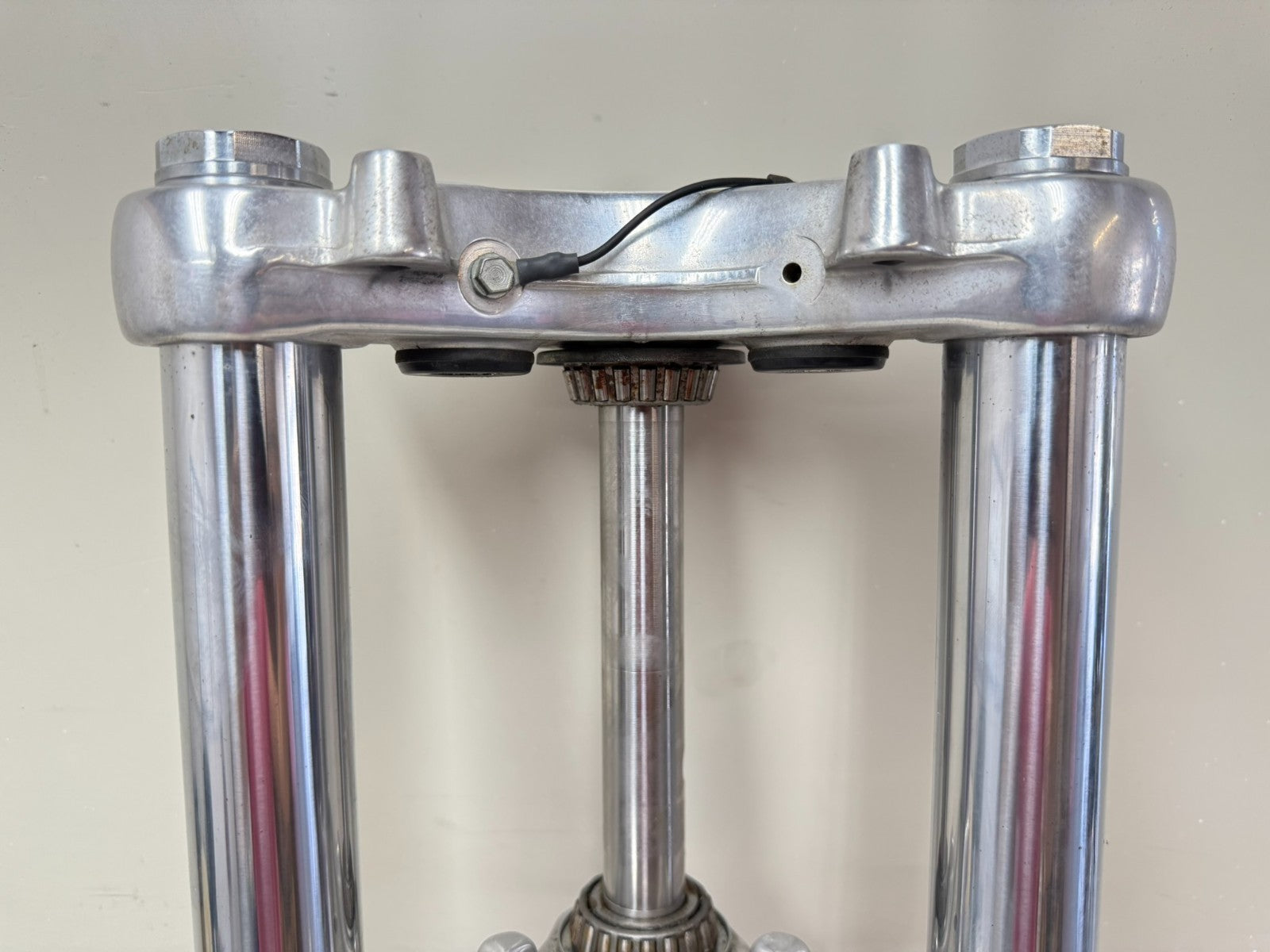 2003 Harley Davidson Sportster Front End Suspension Forks Triple Tree 39mm