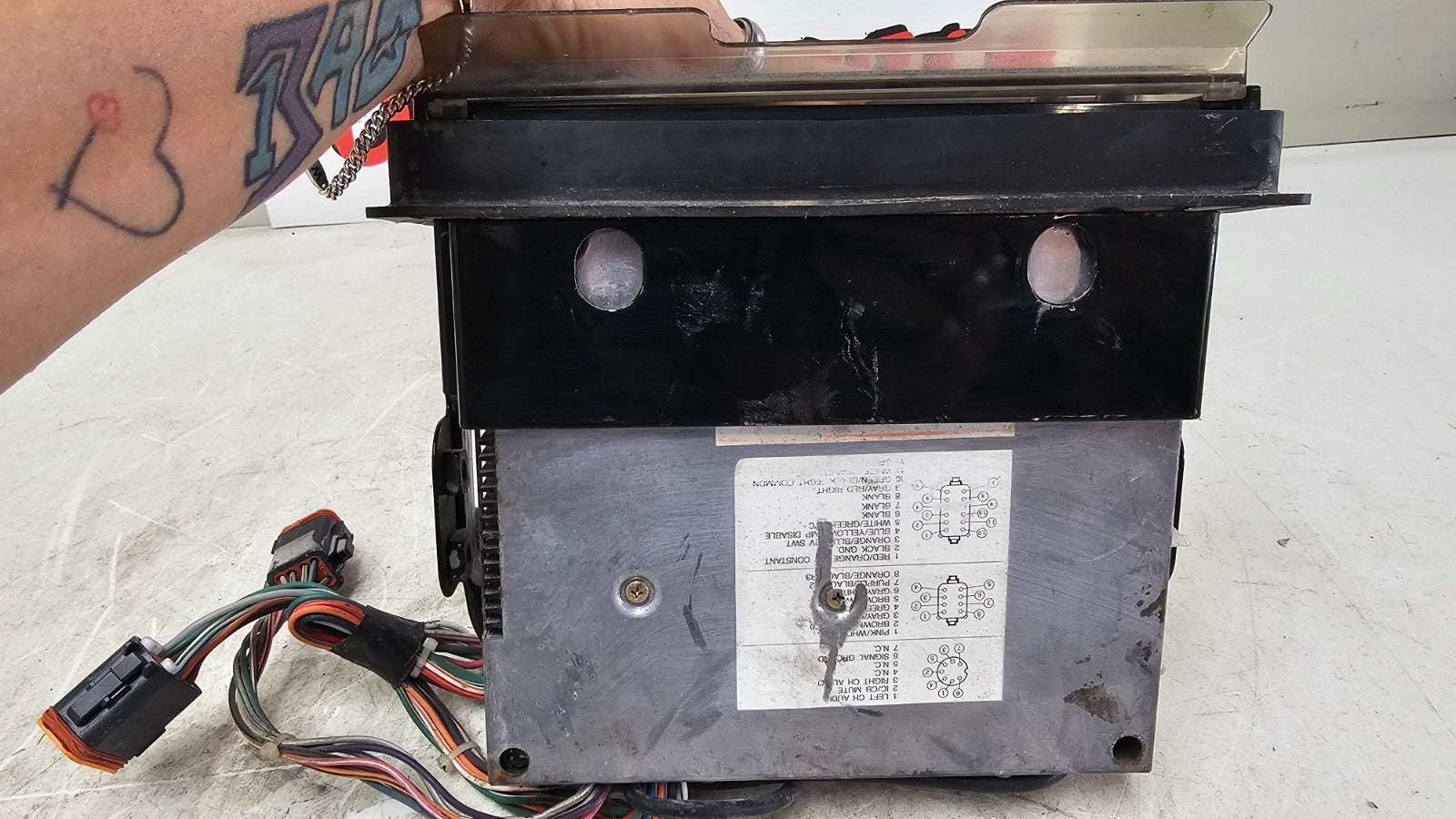 1996 HARLEY FLH ELECTRA GLIDE Radio Cassette Audio Head Unit 76164-96