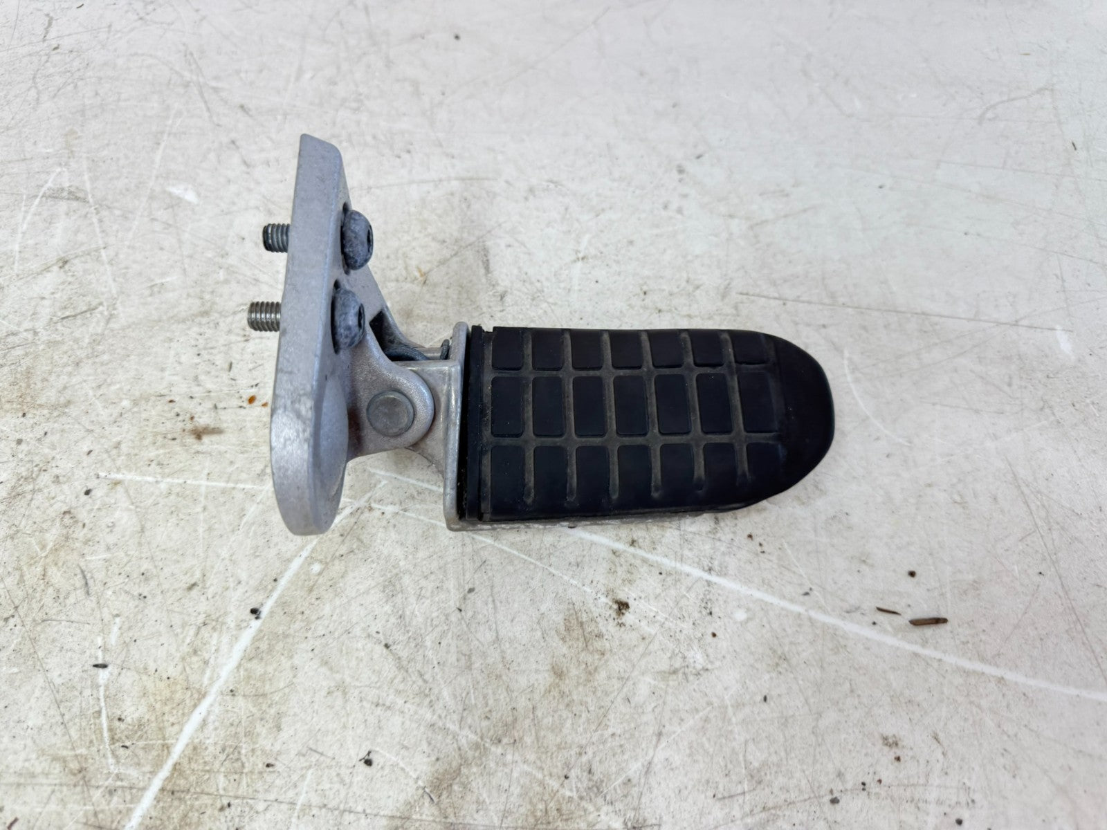 2002 Honda Goldwing GL1800 Front Driver Foot Peg & Mount Bracket Left Right Set