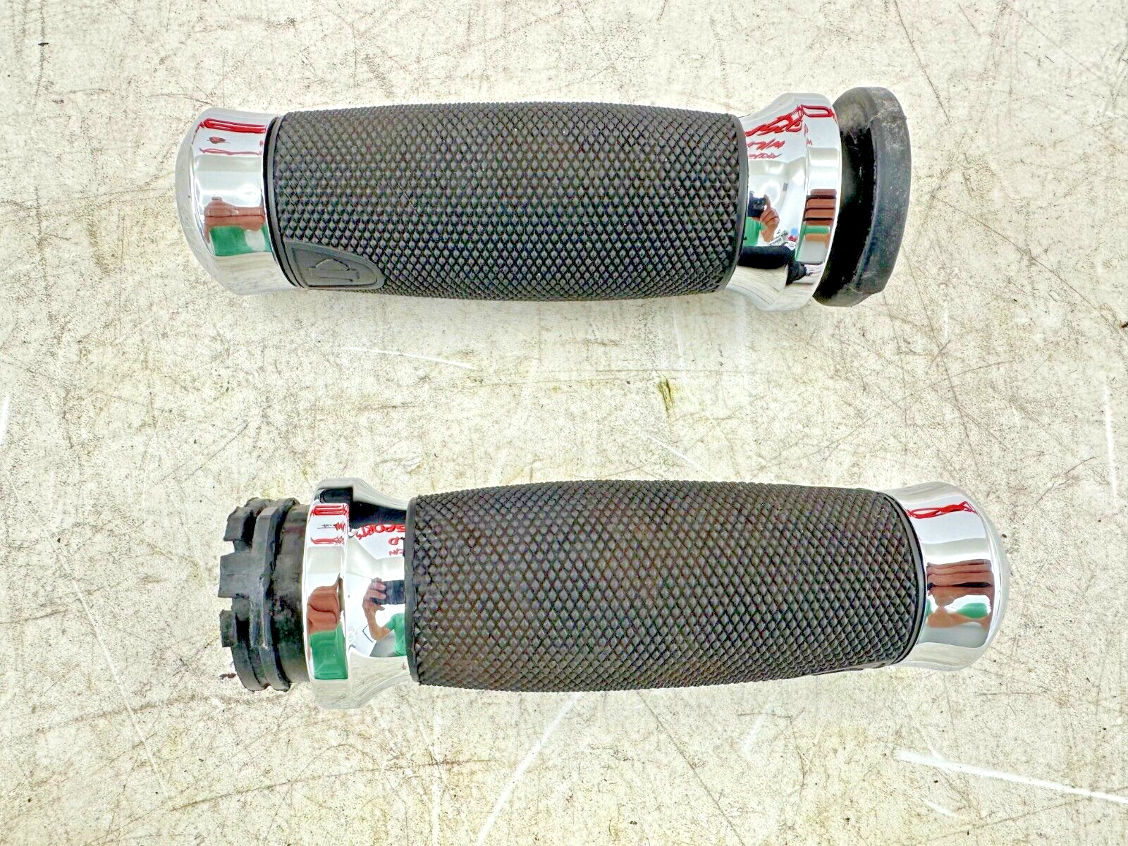 1999 HARLEY FLH ELECTRA GLIDE OEM HD Magnum Chrome Grips Right Left