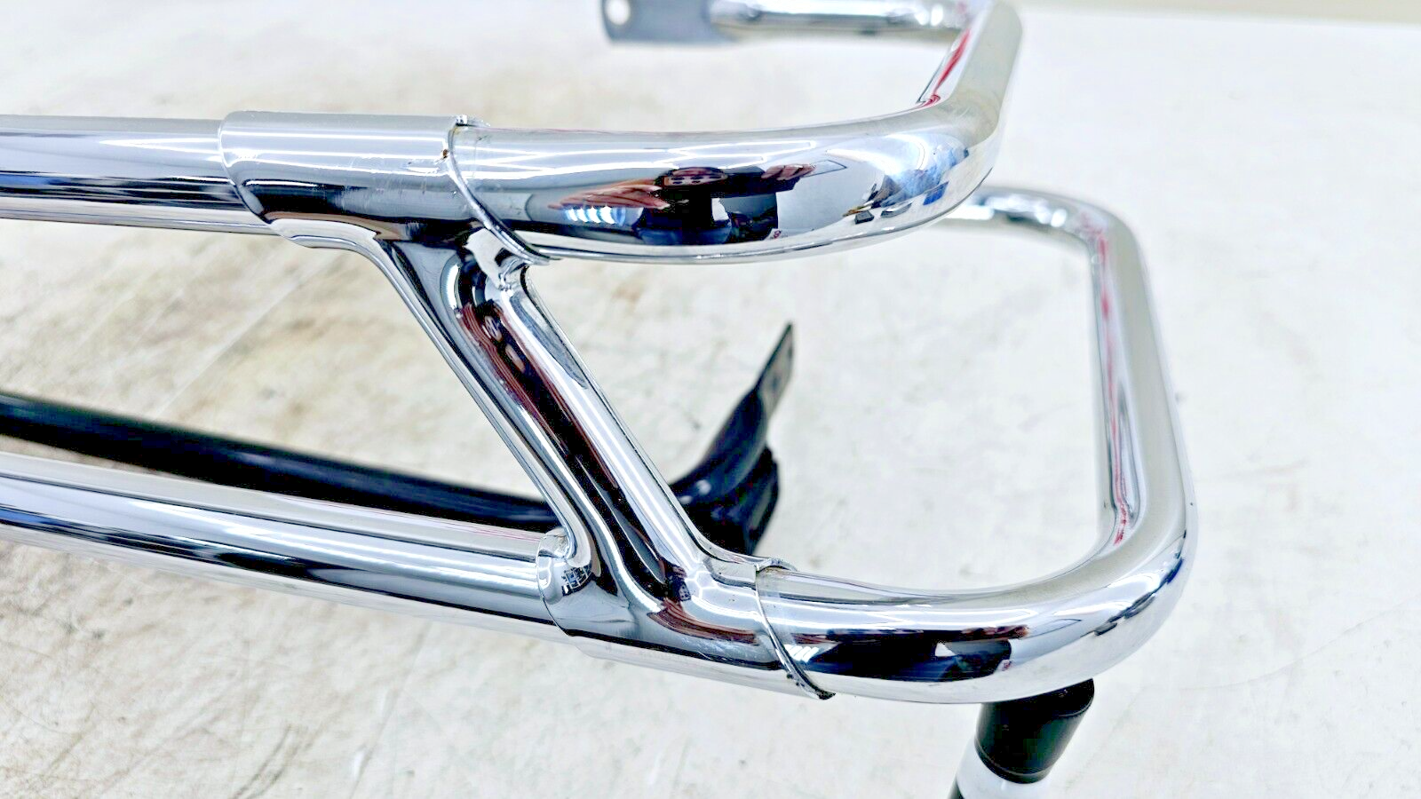 1998 HARLEY FLH ELECTRA GLIDE Chrome Left Saddlebag Surround Bumper No Rust