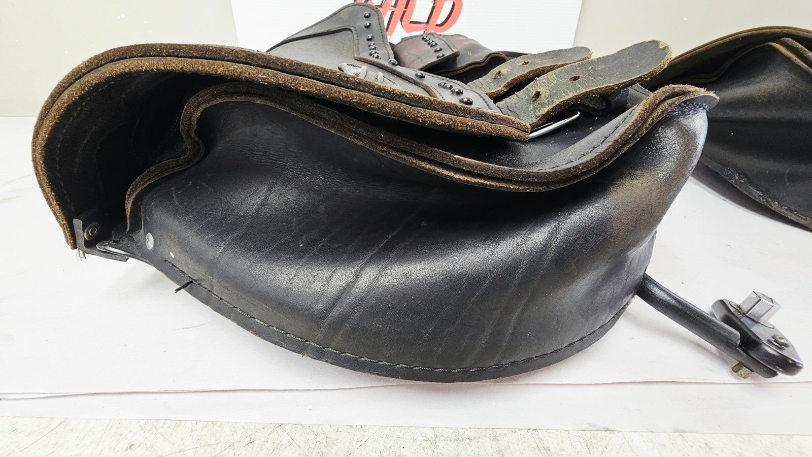 1995 HARLEY SOFTAIL FATBOY OEM Leather Studded Saddlebags Bags Rails Pair