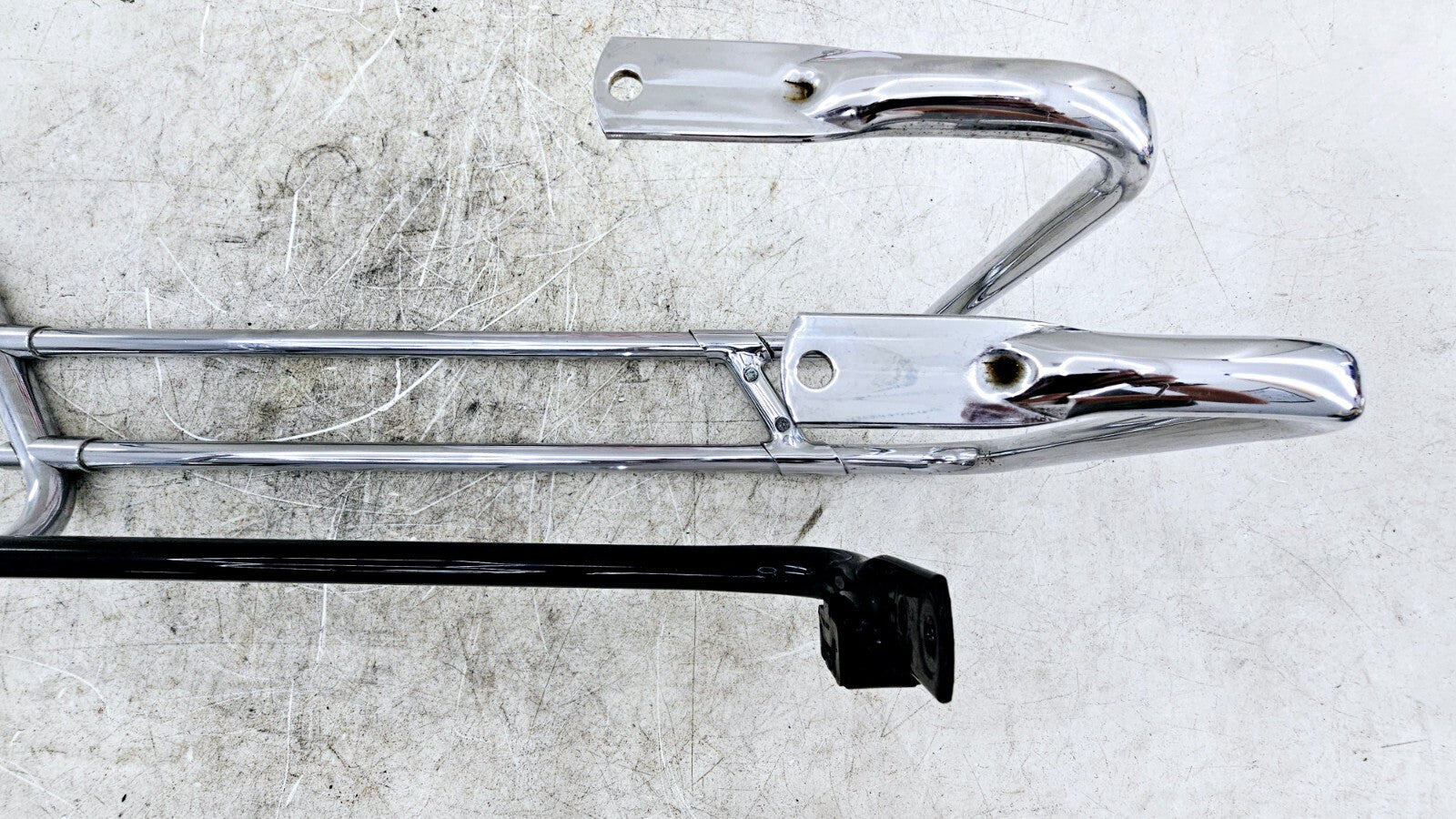 1994 HARLEY FLH ELECTRA GLIDE Chrome Right Saddlebag Bumper Guard Muffler Hanger