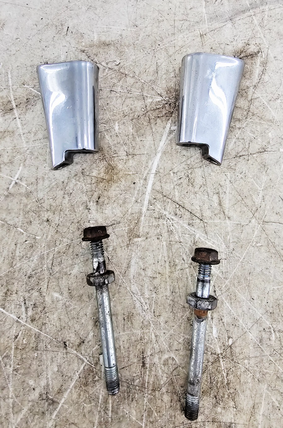 2000 Harley Davidson Sportster Chrome Rear Turn Signal Brackets Mounts Bolts