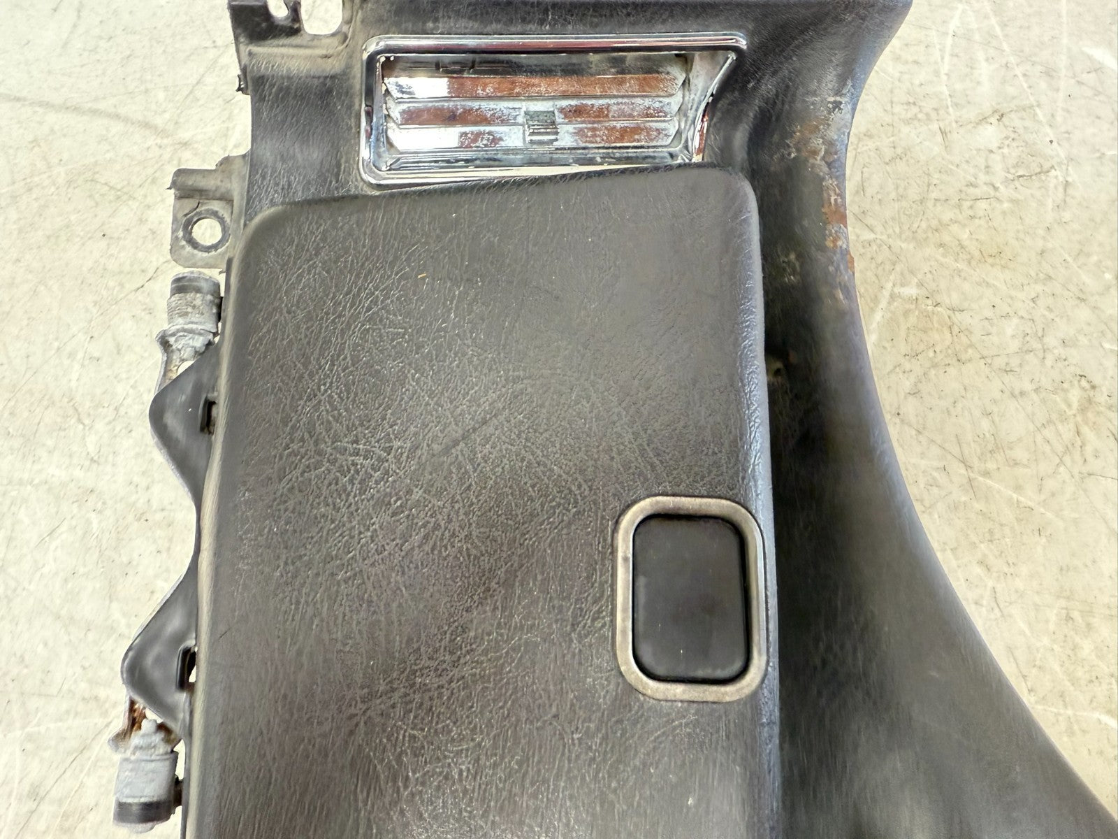 2002 Honda Goldwing GL1800 Inner Shelter Fairing Cowl Cover Housing w/ Lids